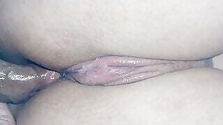 Adoro quando ele come meu cuzinho apertado e deixa ele todo aberto